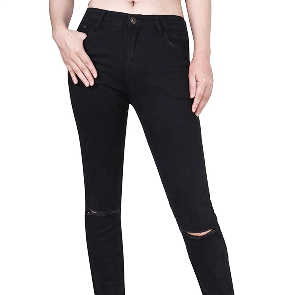 NWT ripped jeans size small